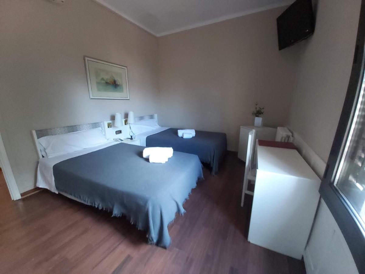Hotel El Castell Sant Boi de Llobregat Ngoại thất bức ảnh