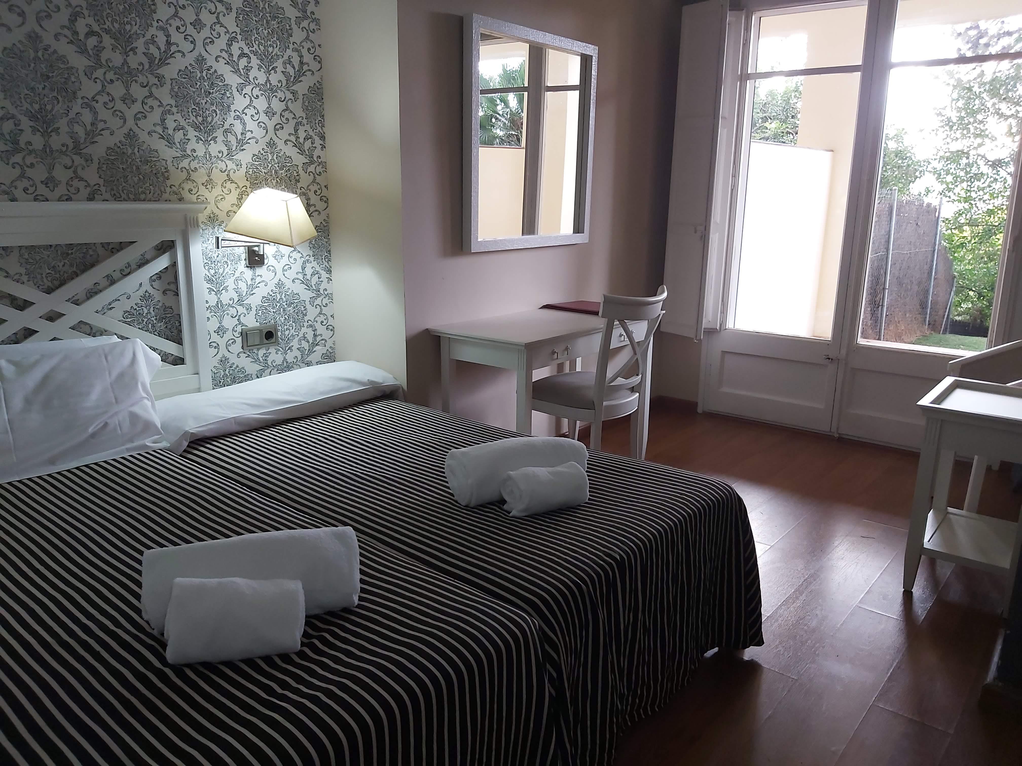 Hotel El Castell Sant Boi de Llobregat Ngoại thất bức ảnh