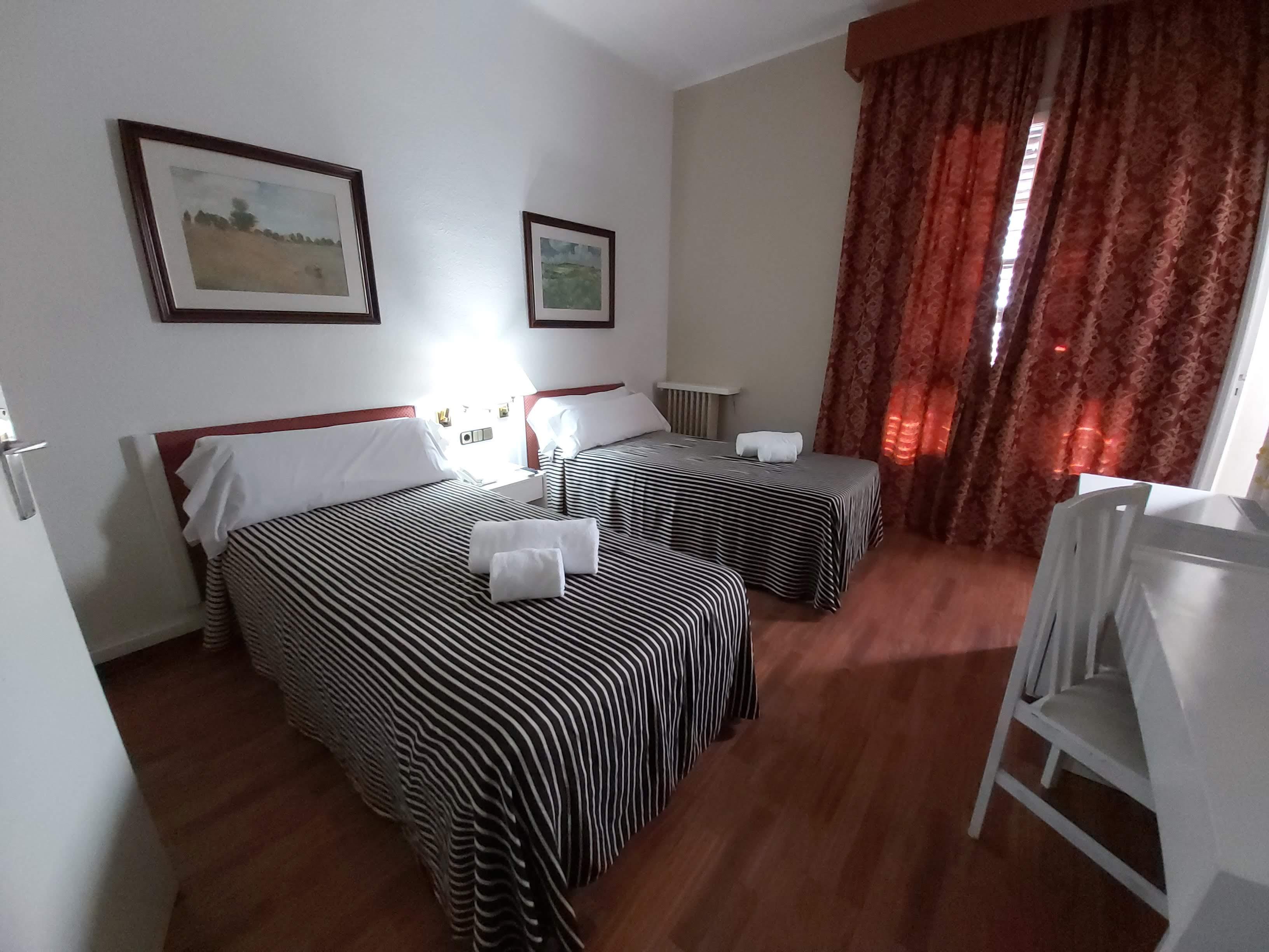 Hotel El Castell Sant Boi de Llobregat Ngoại thất bức ảnh