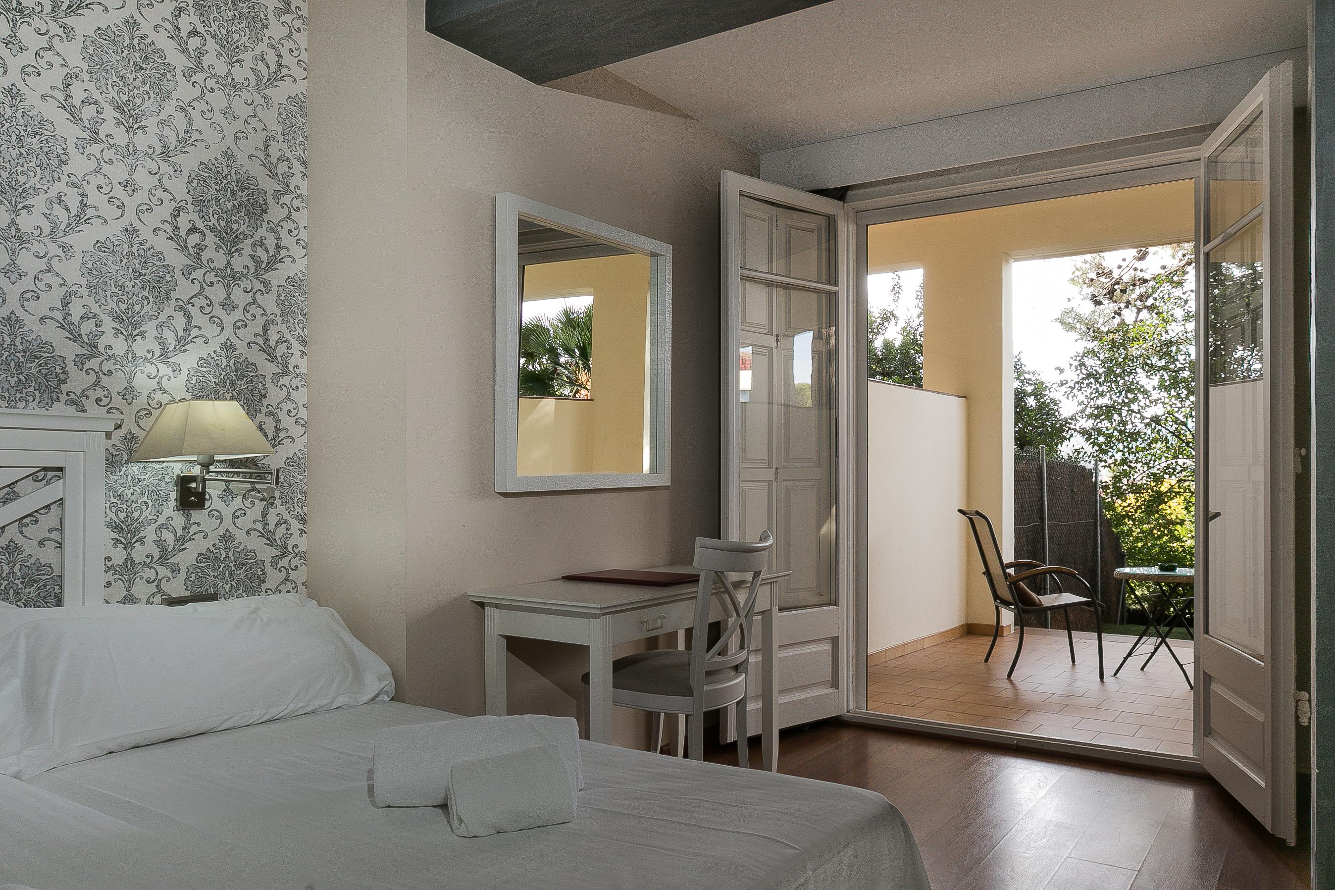 Hotel El Castell Sant Boi de Llobregat Ngoại thất bức ảnh