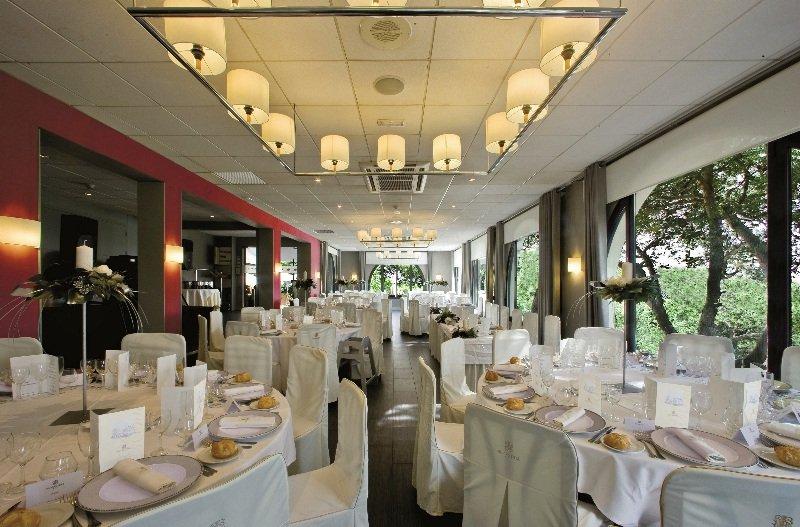 Hotel El Castell Sant Boi de Llobregat Ngoại thất bức ảnh