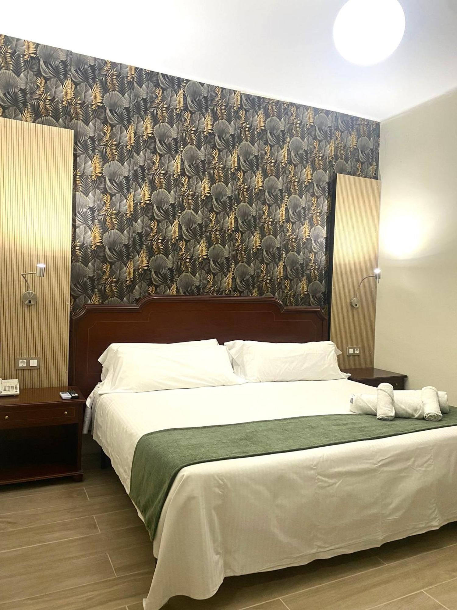Hotel El Castell Sant Boi de Llobregat Ngoại thất bức ảnh