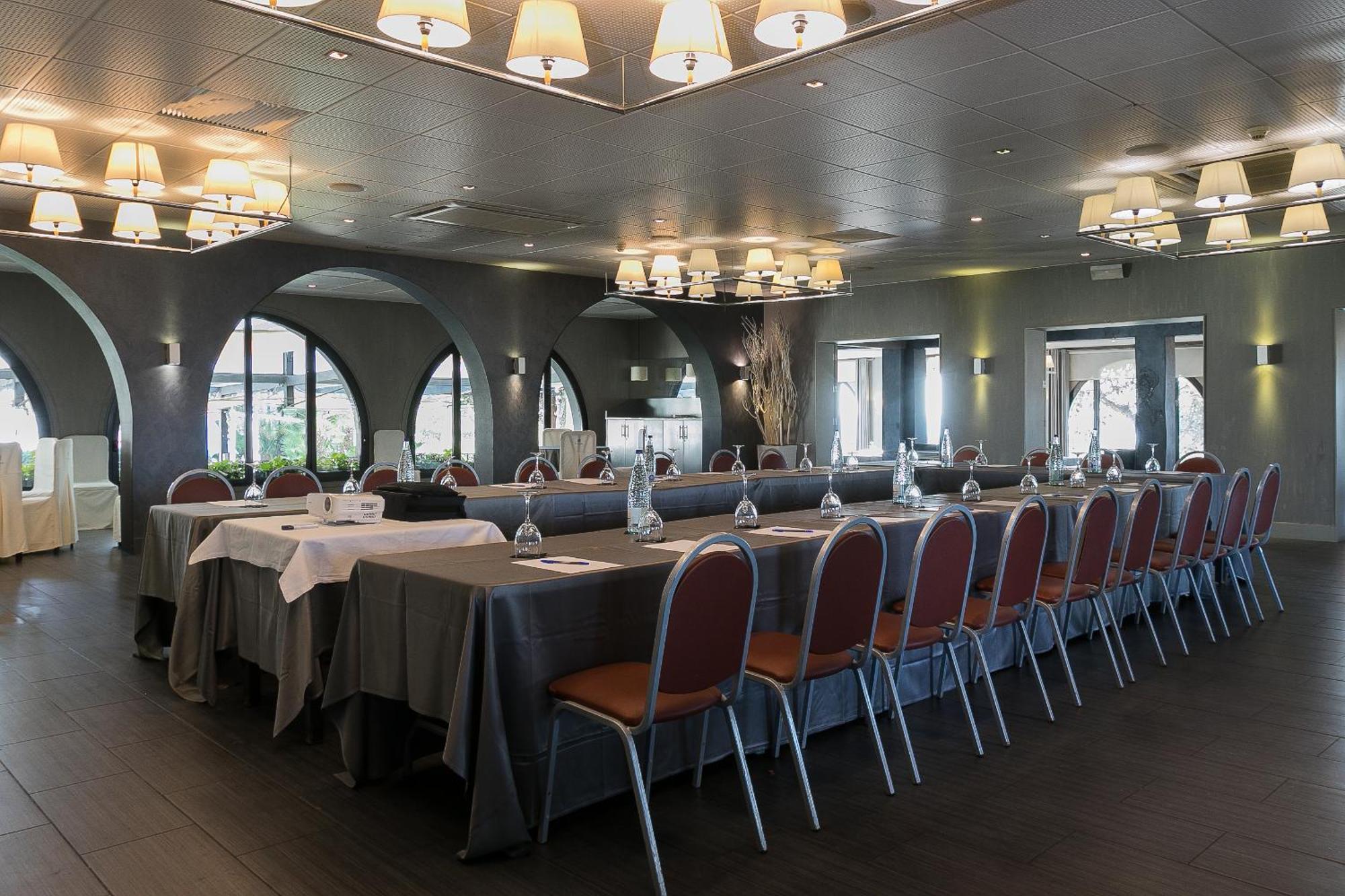 Hotel El Castell Sant Boi de Llobregat Ngoại thất bức ảnh