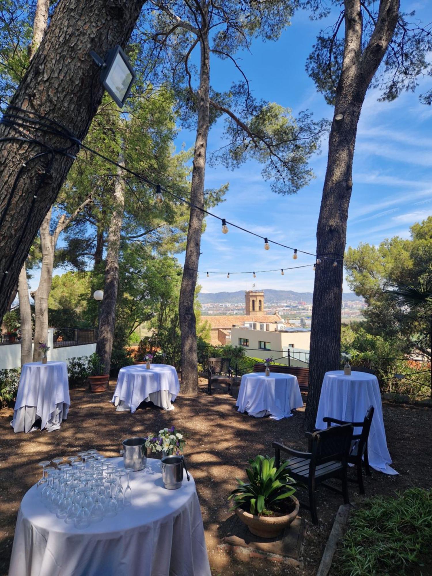 Hotel El Castell Sant Boi de Llobregat Ngoại thất bức ảnh
