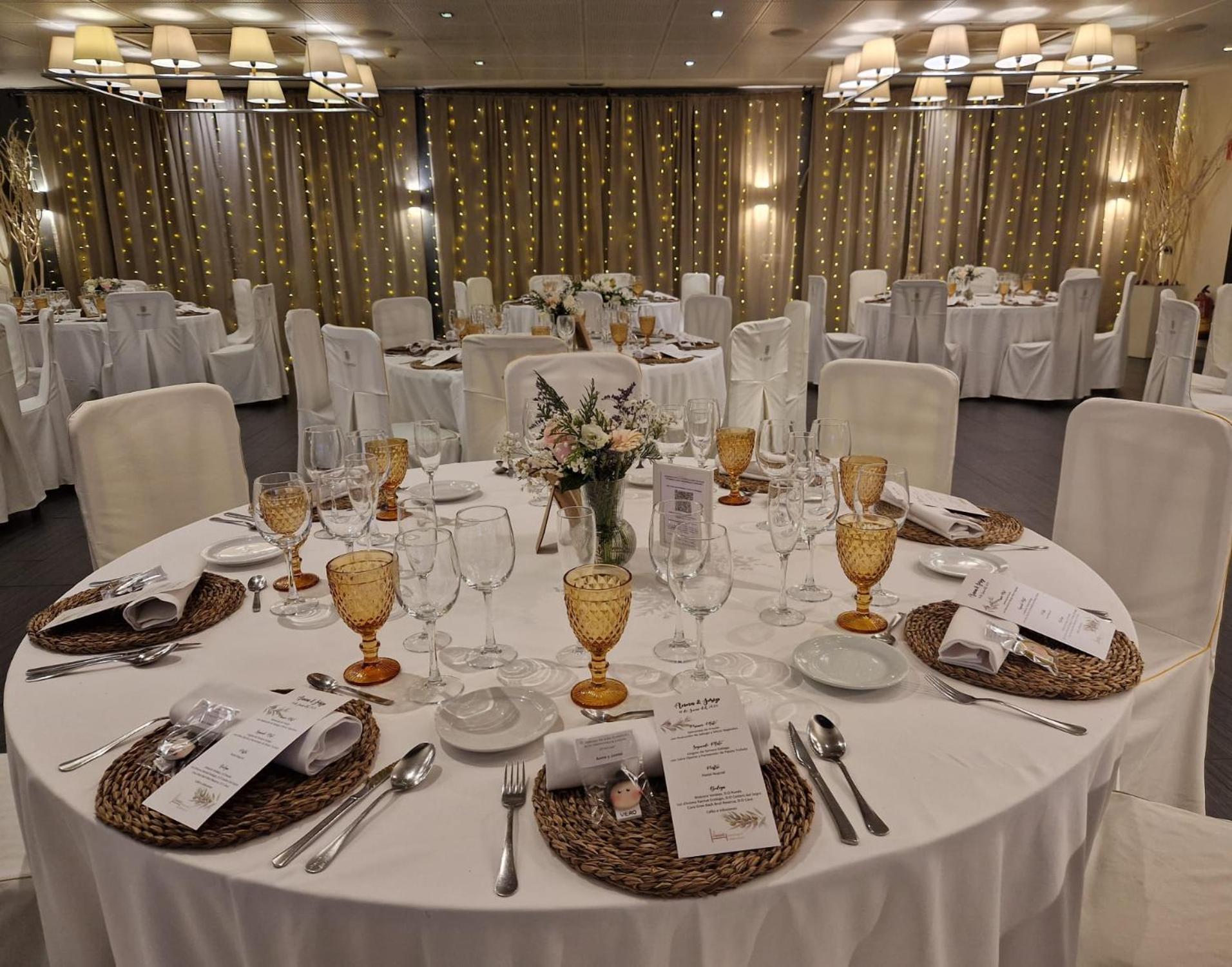 Hotel El Castell Sant Boi de Llobregat Ngoại thất bức ảnh