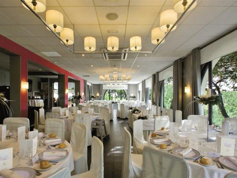 Hotel El Castell Sant Boi de Llobregat Ngoại thất bức ảnh